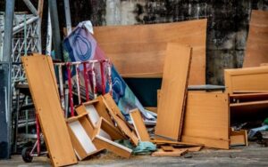 Gdzie legalnie wyrzucić odpady gabarytowe?